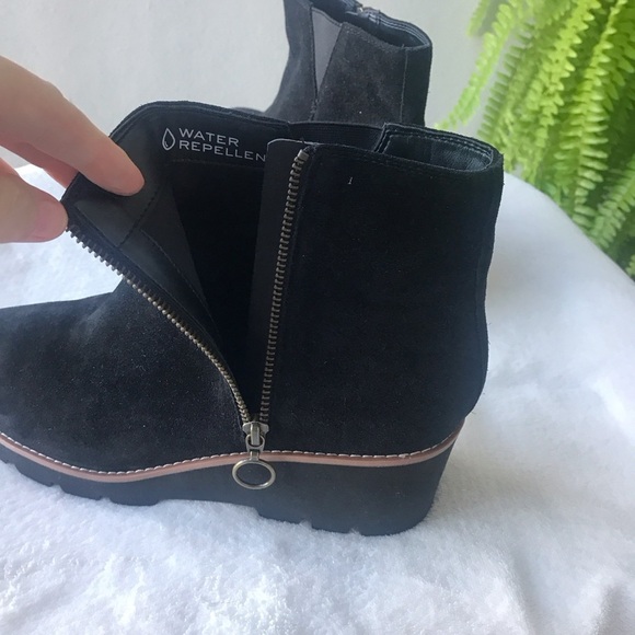 Vionic Hazal Black suede leather lug sole wedge Zip up Ankle booties Siz… - Picture 6 of 9